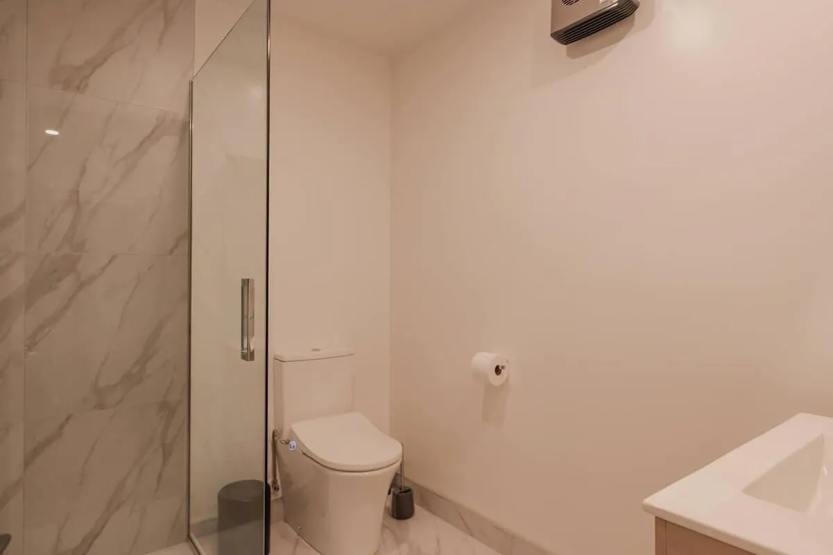 Your Stylish Retreat In The Heart Of The City Christchurch Apartment