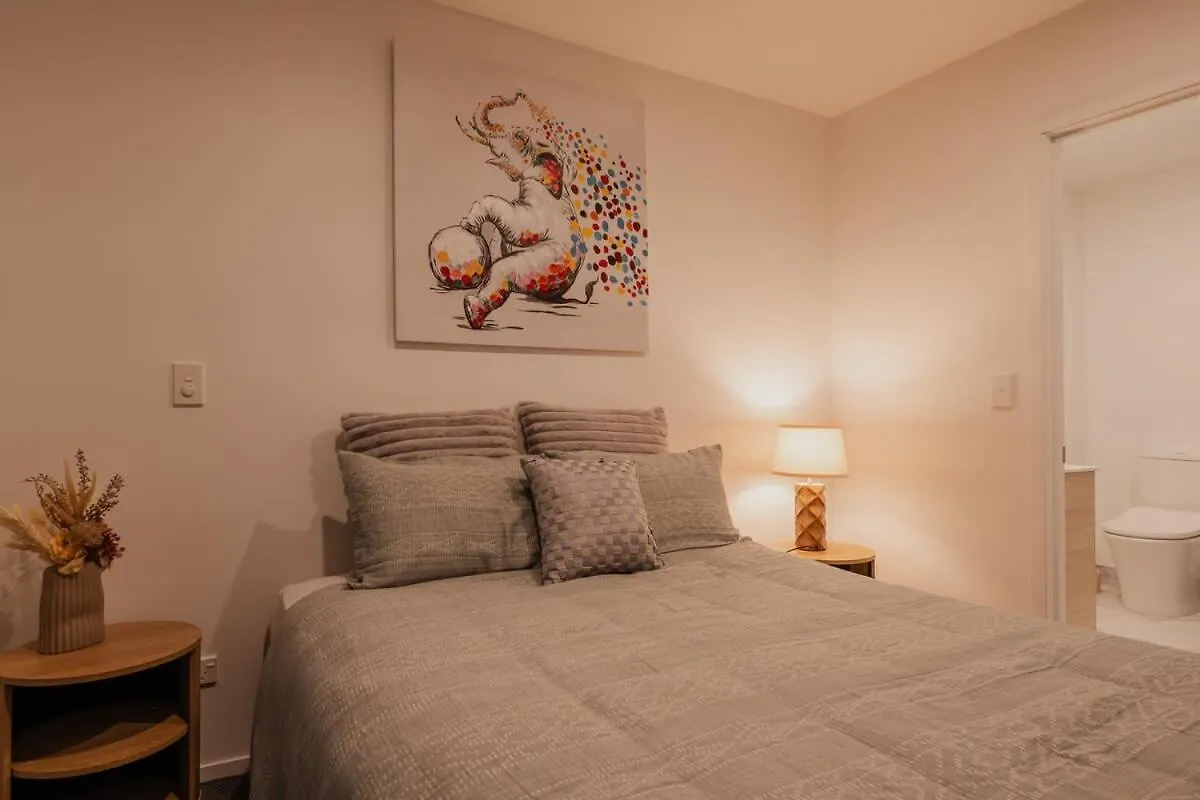 Your Stylish Retreat In The Heart Of The City Christchurch 0*,