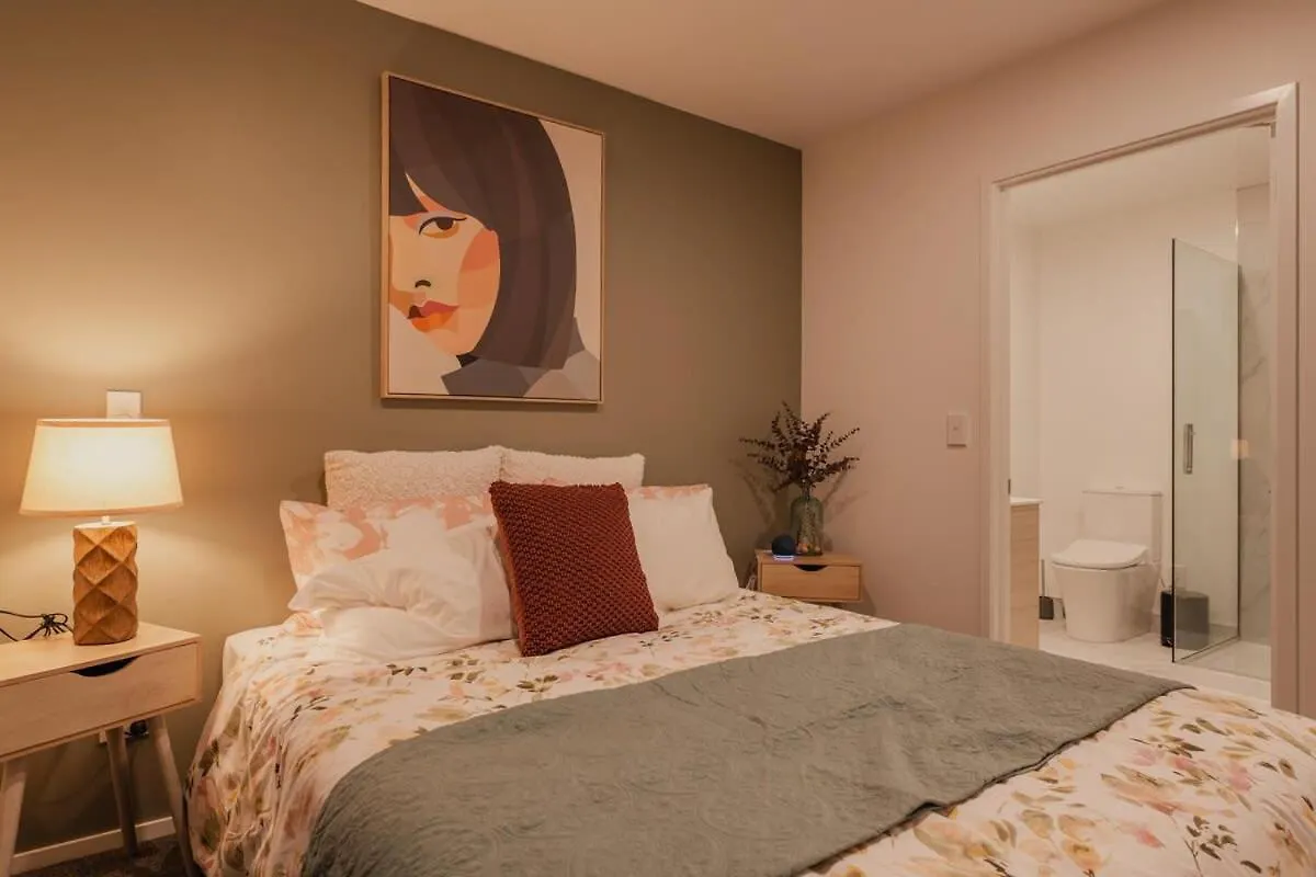 Your Stylish Retreat In The Heart Of The City Christchurch