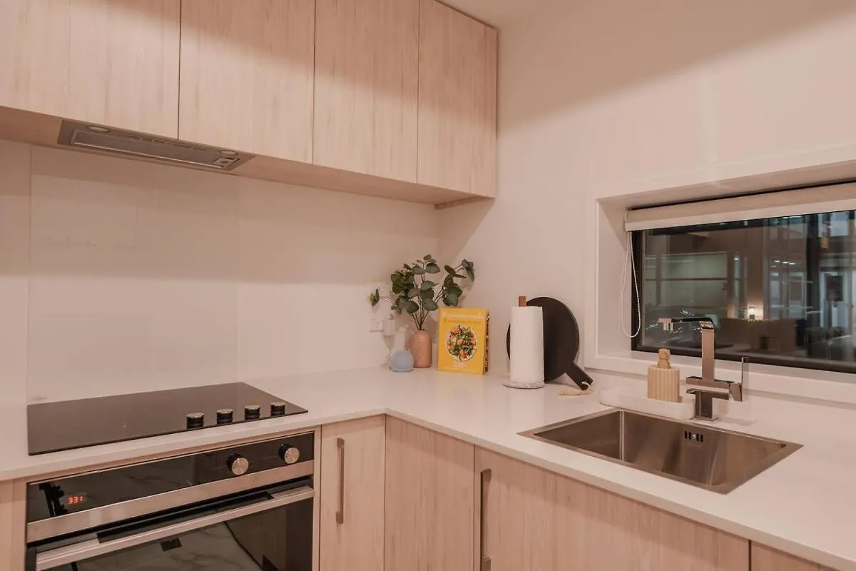 Your Stylish Retreat In The Heart Of The City Christchurch